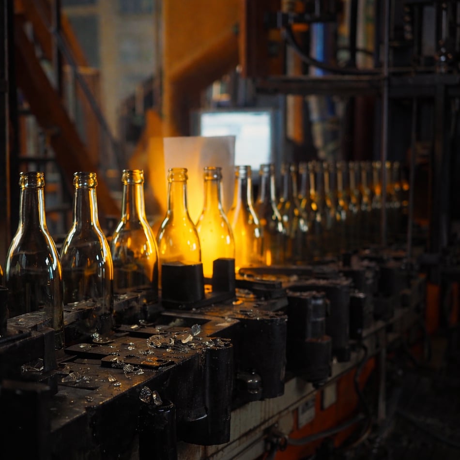 Continuidad operativa: mitigar fallas de calidad en vidrio antes de llenar